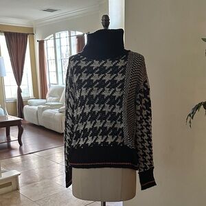 VENUS Black and White Houndstooth Sweater